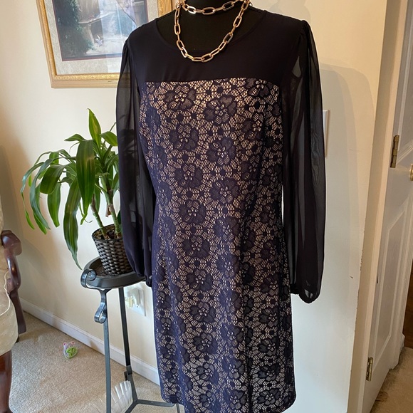 Dress - Picture 5 of 5